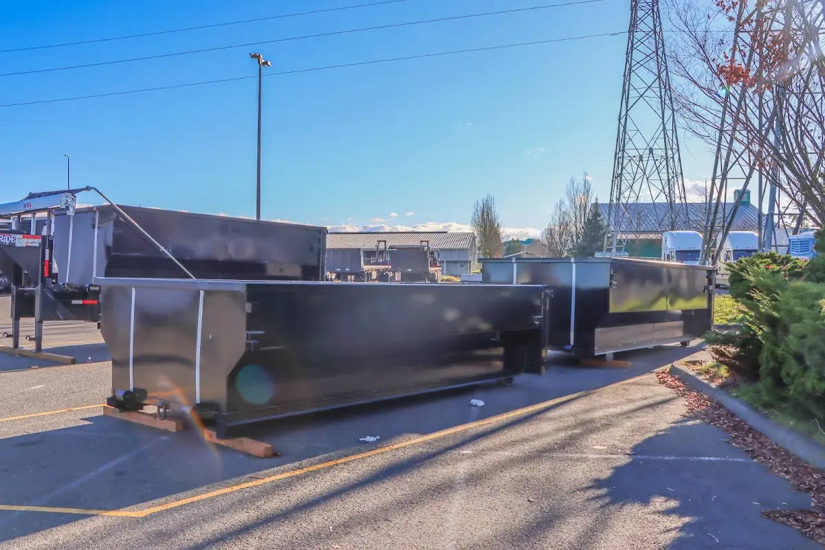 Professional dumpster rental and junk removal service in Venice